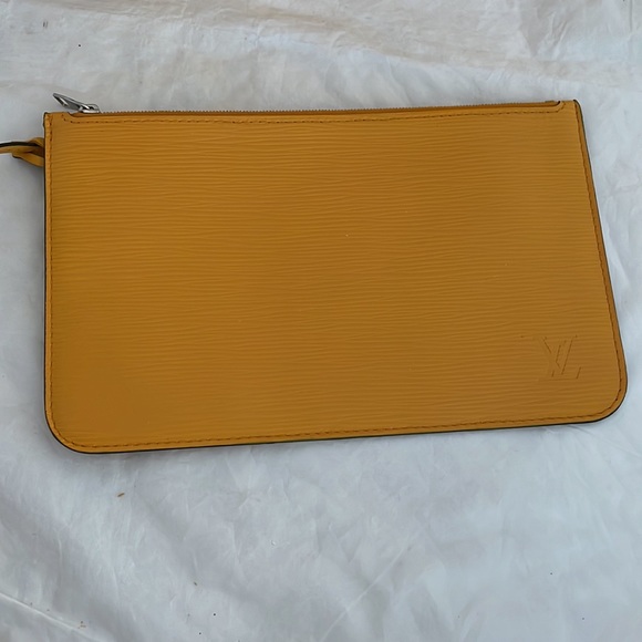 Louis Vuitton Epi Leather Neverfull MM - Picture 11 of 16